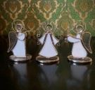 Julepynt Tiffany Engler i hvitt glass Hadeland Glassverk thumbnail