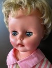 Anne-familien Marianne dukke med Tomte hjertesmykke - Lærdal Stavanger Norge Norway 1960 tallet thumbnail