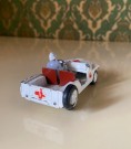 Militært kjøretøy hvit jeep modellbil 814 røde kors logo Tekno Denmark 1960-tallet thumbnail