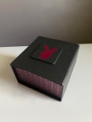 Playboy ubrukt rosa armbåndsur klokke i original eske - PLAYBOY and RABBIT HEAD DESIGN. License by Zeon Limited 2003 thumbnail