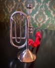 Juletrepynt ornament instrument trompet i metall thumbnail