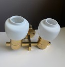 Dobbel vegglampe/ lampett i messing med hvite opalin kupler V306/2 - HANS AGNE JAKOBSSON AB MARKARYD Sweden 1960 tallet thumbnail