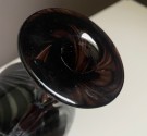 Signert vase/ dekorflaske i svart/ metallisk kunstglass - Jussi Riihimäki Finland thumbnail