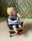Nostalgisk tidstypisk toddler barnefigur håndmalt steingods MB Keto Import Japan 1950/60-tallet  thumbnail