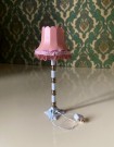 Lundby dukkehus møbler tilbehør 1:18 - Rosa/hvit stålampe (6155) 1980 tallet thumbnail