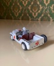 Militært kjøretøy hvit jeep modellbil 814 røde kors logo Tekno Denmark 1960-tallet thumbnail