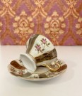 Mocca/ mokka kaffekopp kuvert med luster glasur, rosemotiv og gulldekor thumbnail