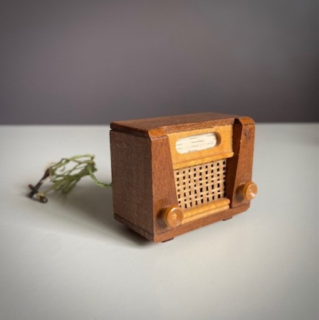Antikk dukkehus møbler tilbehør 1:12 - radio i heltre