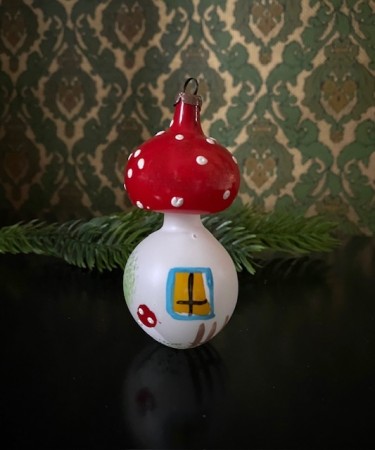 Juletrepynt julekule ornament sopp fluesopp håndmalt glass 1950/60-tallet