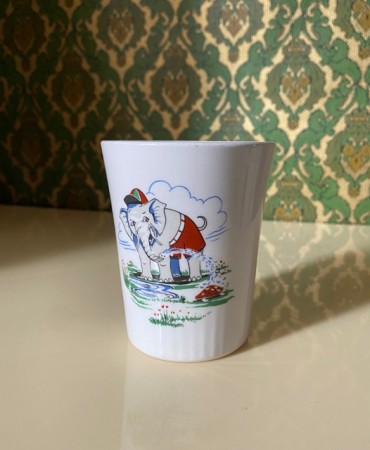 Barneservice barnesett Jumbo porselenskrus uten hank med elefant motiv Figgjo 1970/ 80-tallet