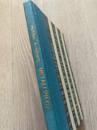 Metallpryd antikk fagbok Norsk utgave ved Halfdan Arneberg J. W. Cappelens Forlag Oslo 1936