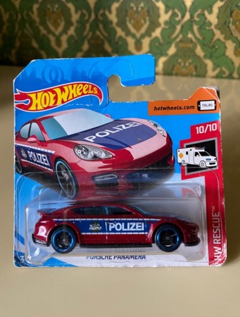 HW rescue Porsche Panamera Polizei politibil 1:64 i uåpnet original emballasje Hot Wheels 2017