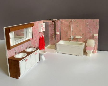 Lundby dukkehus møbler 1:18 - rosa baderomsinnredning 1970/ 80 tallet