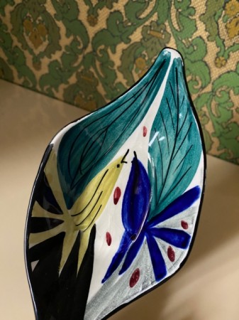 Sort skål med fuglemotiv håndmalt kunstflint - Inger Waage Stavangerflint Norway Norge 1950/ 60 tallet
