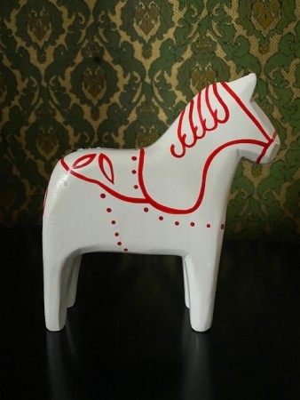 Dalahest inspirert trehest Chic Antique Denmark