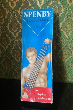 SPENDY exercisers vintage treningsapparat elastisk treningsbånd armstrekker - Spencer & Beattie England 1950/ 60 tallet