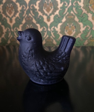 Spurv fuglefigur i frostet kobolt blått håndlaget kunstglass Bohemia Czechoslovakia