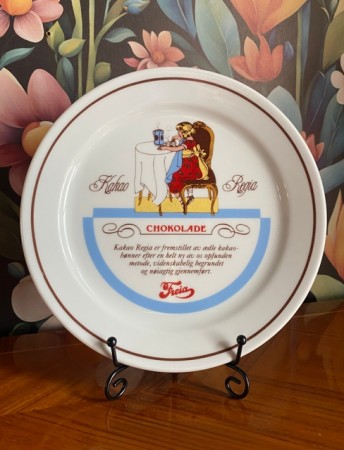 Freia-asjett nr. 6 motiv og tekst fra boks reklame samleplett platte skål fat i porselen PP Porsgrund 2007