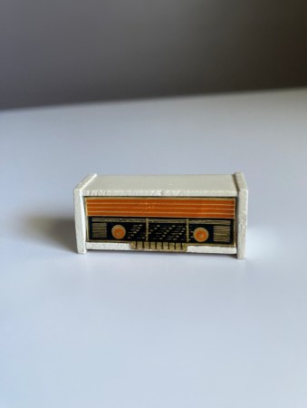 Lundby dukkehus møbler tilbehør 1:18 - hvit radio (5492) 1970 tallet