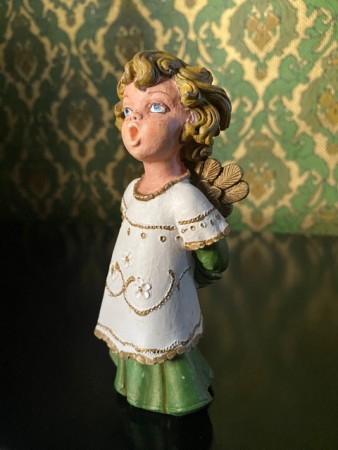 Syngende engel englefigur grønn Candy designs Norway