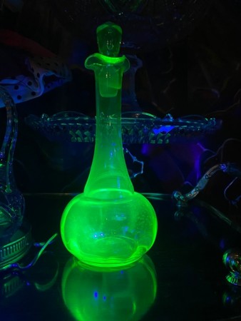 Karaffel dekanter i uraniumglass 1920-1940