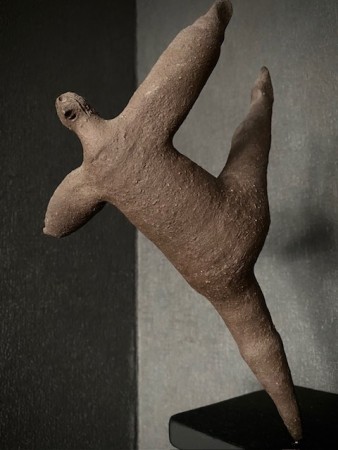 Vegghengt håndlaget kunstfigur skulptur terrakotta keramikk formleire