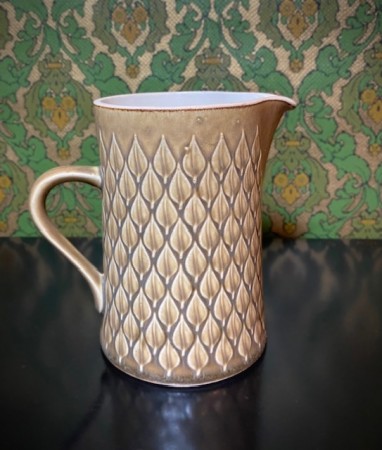 Relief fløtemugge/kanne matt glasert steingods Jens Quistgaard Kronjyden/ B&G Bing & Gröndahl Denmark 1960-tallet