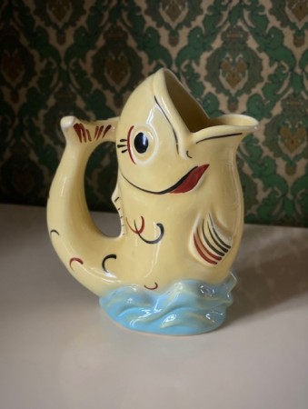 Art Deco antikk stemplet fiskekanne/ mugge i keramikk - Ditmar Urbach Tsjekkoslovakia Czechoslovakia 1930 tallet