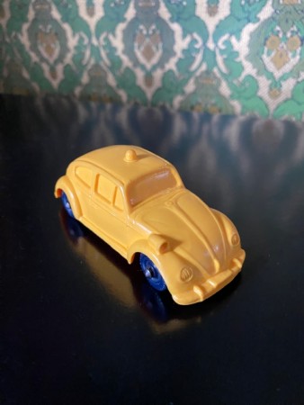 Tomte bil volkswagen VW 1200 gul modellbil vinylplast No. 750/13 Åsmund Lærdal Stavanger Norway Norge 1963-1973