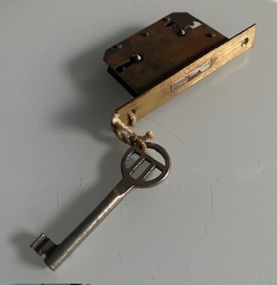 Låsekasse med nøkkel - variant 3