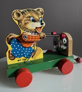 Bamse, trekkleke i tre - Kina,1950/60 tallet.