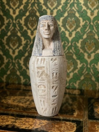 Antikk kanopisk gravurne kalksteinskrukke hieroglyfisk inskripsjoner Egypt