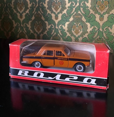 Volga scale model diecast politi modellbil 1:43 USSR Sovjet 1980-tallet