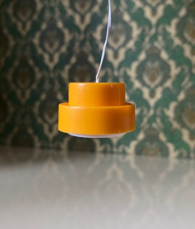 Lundby dukkehus møbler tilbehør 1:18 - Gul taklampe i plast (6125) 1970 tallet