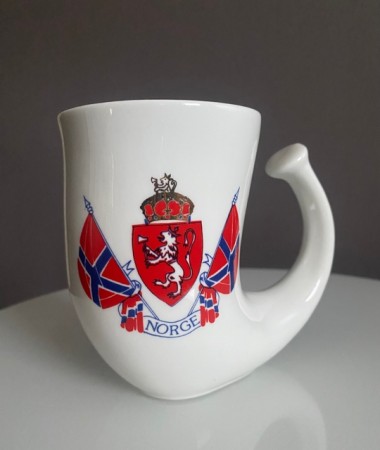 Riksvåpen, drikkehorn i porselen - Erling Kagge, Norge
