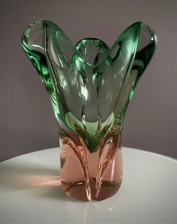Bohemian Peach delite vase i kunstglass - Tsjekkia 1960/ 70 tallet