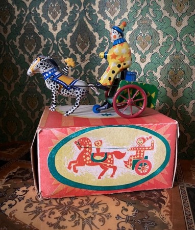Sirkus klovn mekanisk trekkoppgave blikkleke i original emballasje USSR Sovjetunionen 1950/60-tallet