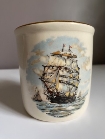 Porselens krus kaffekopp med maritimt seilskutemotiv - Stavangerflint Norway 1950 tallet