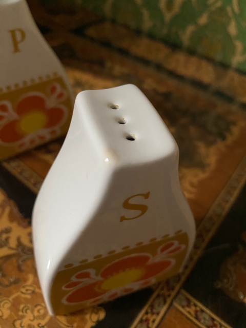 Liten misfarging av glasur