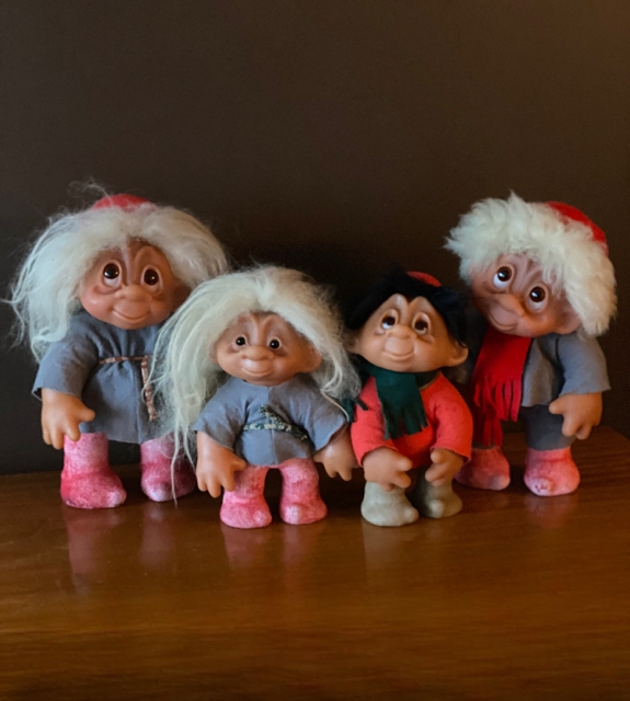 Resten av trollfamilien selges separat