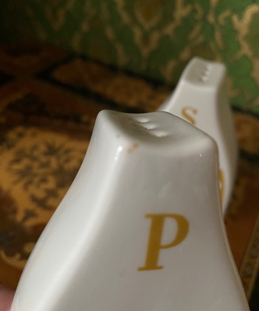 Liten misfarging av glasur